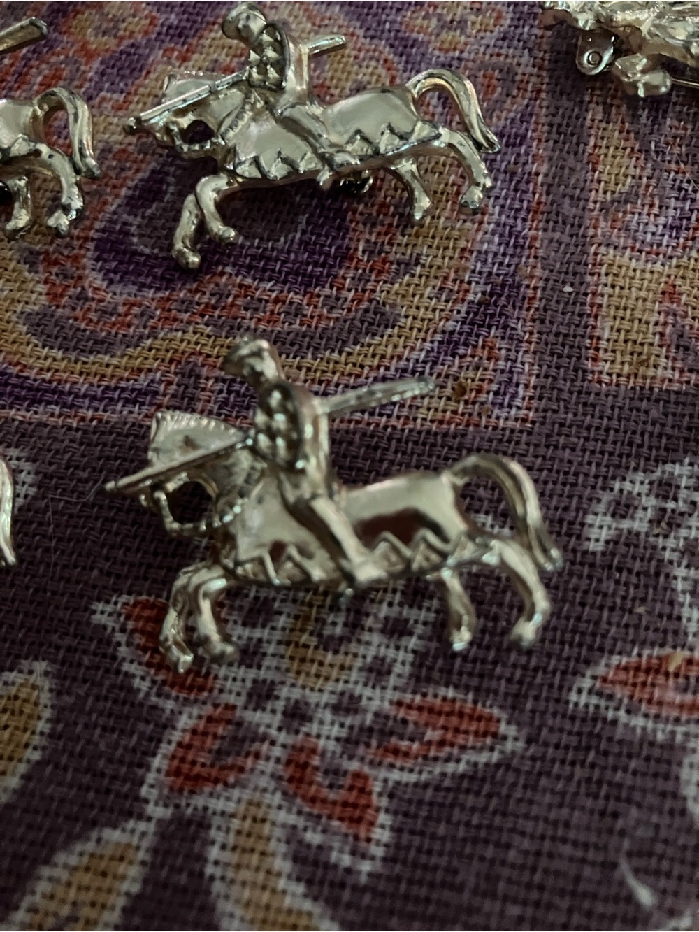 9 Medival Knight Jousting  on Horseback  Pins -  Lot of 9 - Picture 3 of 4
